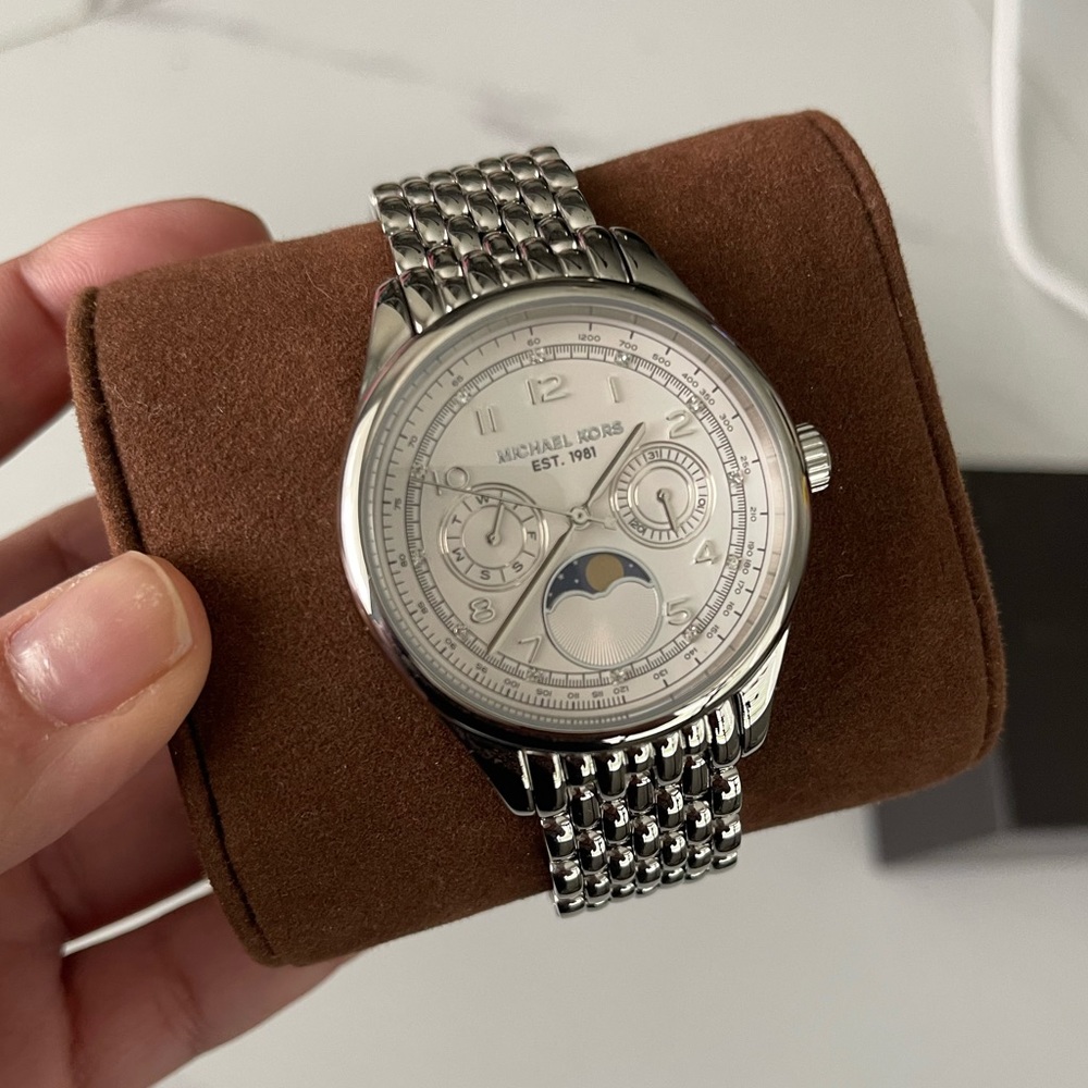 NEW Michael Kors Silver Amelia Watch MK6180